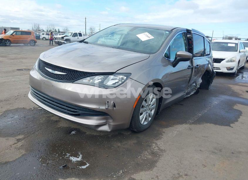 Photo 2 of 2018 Chrysler Pacifica L (VIN 2C4RC1AG8JR175121)