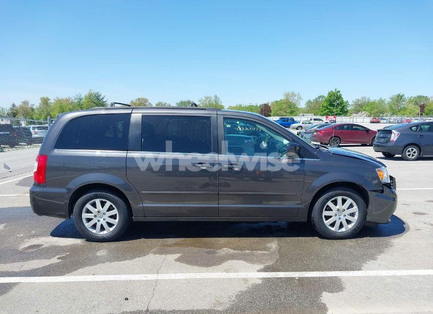 Photo 14 of 2015 Chrysler Town & COUNTRY LX (VIN 2C4RC1AG9FR676283)