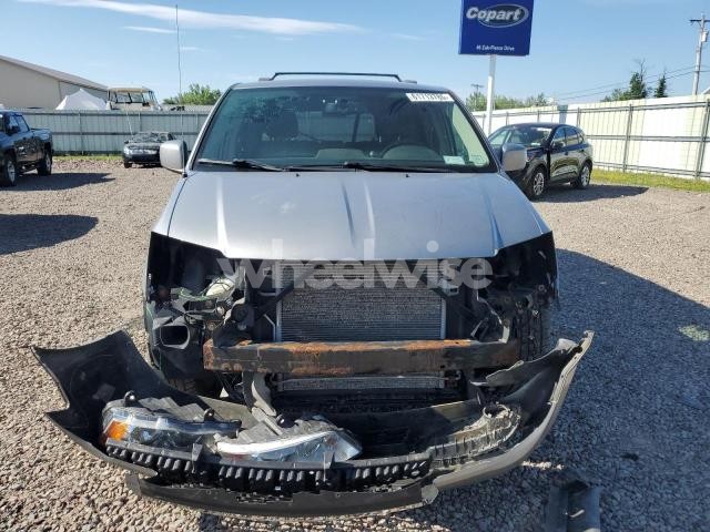 Photo 6 of 2015 CHRYSLER TOWN & COUNTRY LX (VIN 2C4RC1AG9FR677210)