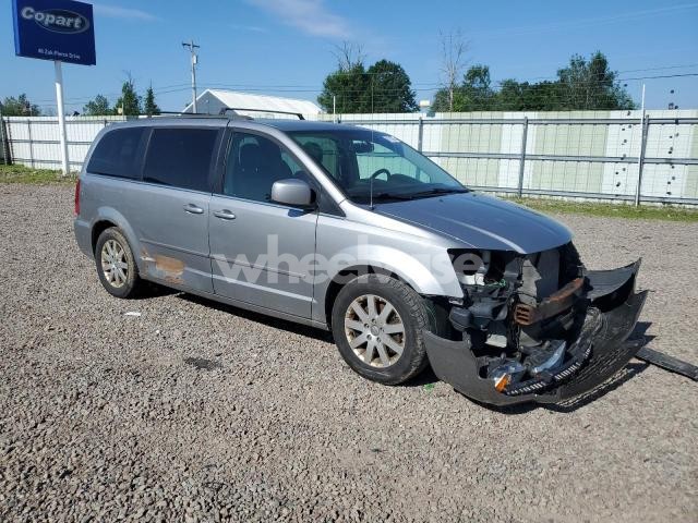 Photo 8 of 2015 CHRYSLER TOWN & COUNTRY LX (VIN 2C4RC1AG9FR677210)