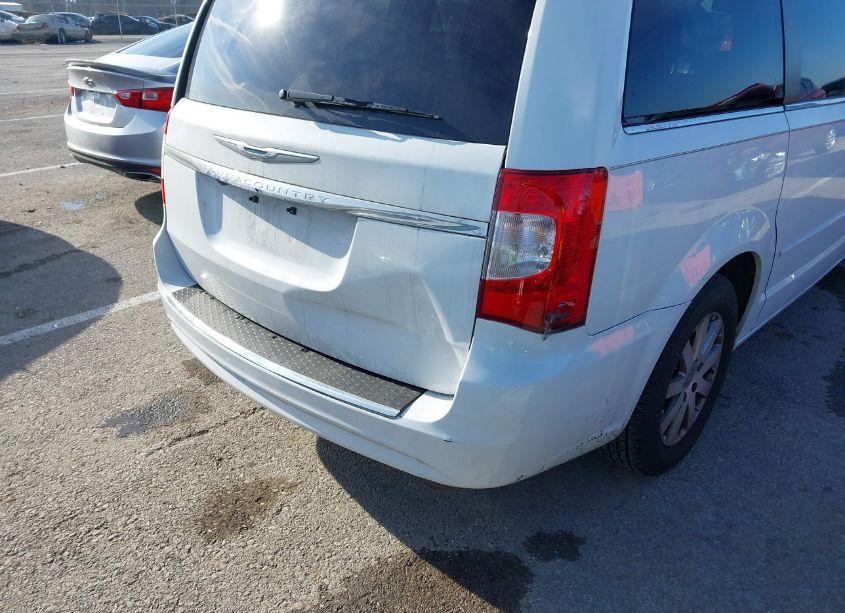 Photo 6 of 2015 Chrysler Town & COUNTRY LX (VIN 2C4RC1AGXFR675286)