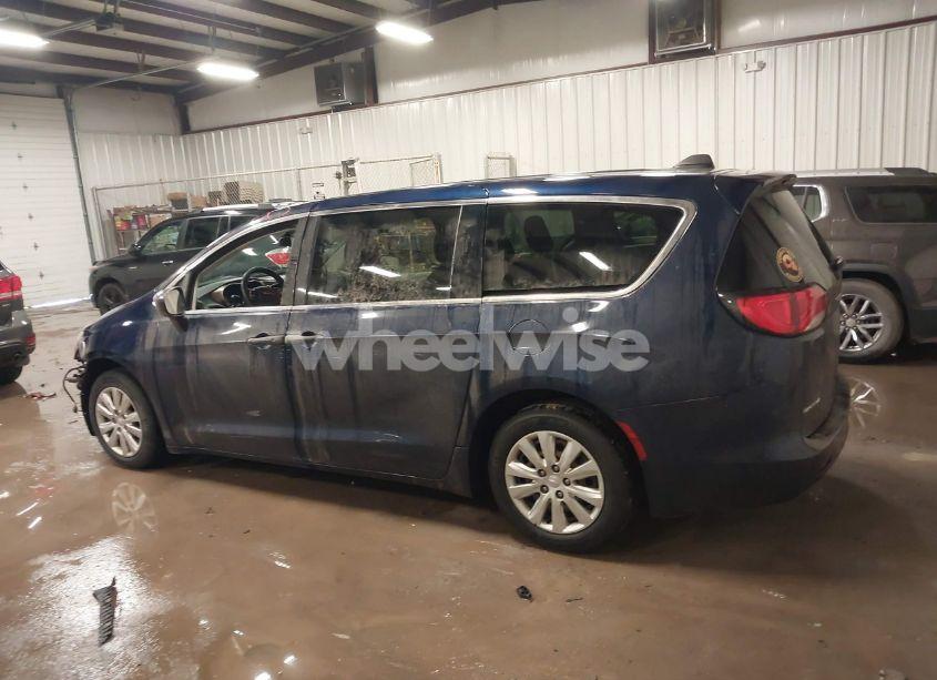 Photo 14 of 2018 Chrysler Pacifica L (VIN 2C4RC1AGXJR144789)