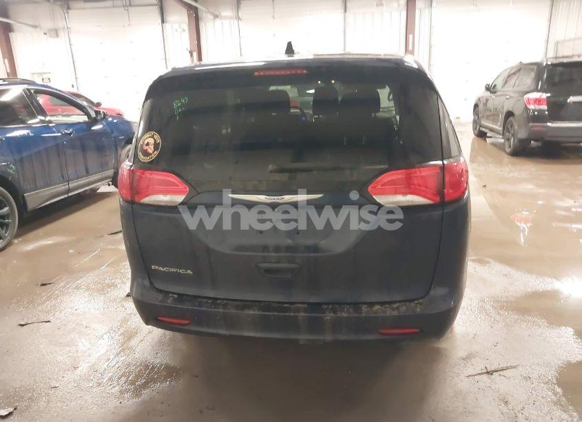 Photo 16 of 2018 Chrysler Pacifica L (VIN 2C4RC1AGXJR144789)