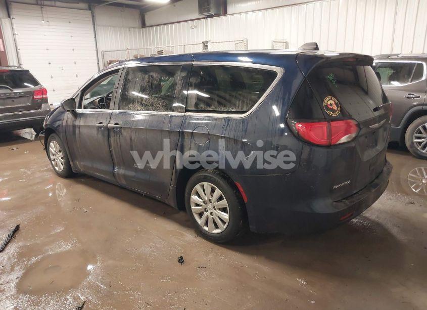 Photo 3 of 2018 Chrysler Pacifica L (VIN 2C4RC1AGXJR144789)