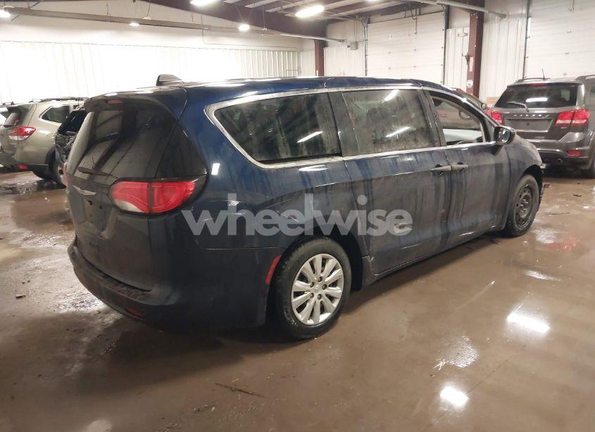 Photo 4 of 2018 Chrysler Pacifica L (VIN 2C4RC1AGXJR144789)