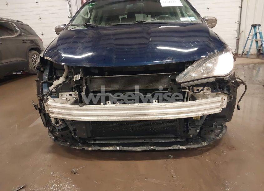 Photo 6 of 2018 Chrysler Pacifica L (VIN 2C4RC1AGXJR144789)