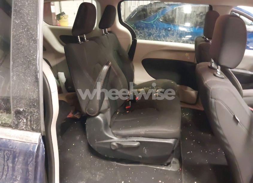 Photo 8 of 2018 Chrysler Pacifica L (VIN 2C4RC1AGXJR144789)