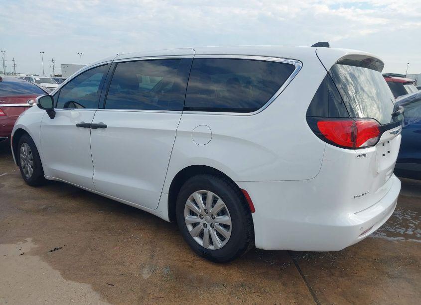 Photo 3 of 2018 Chrysler Pacifica L (VIN 2C4RC1AGXJR274684)