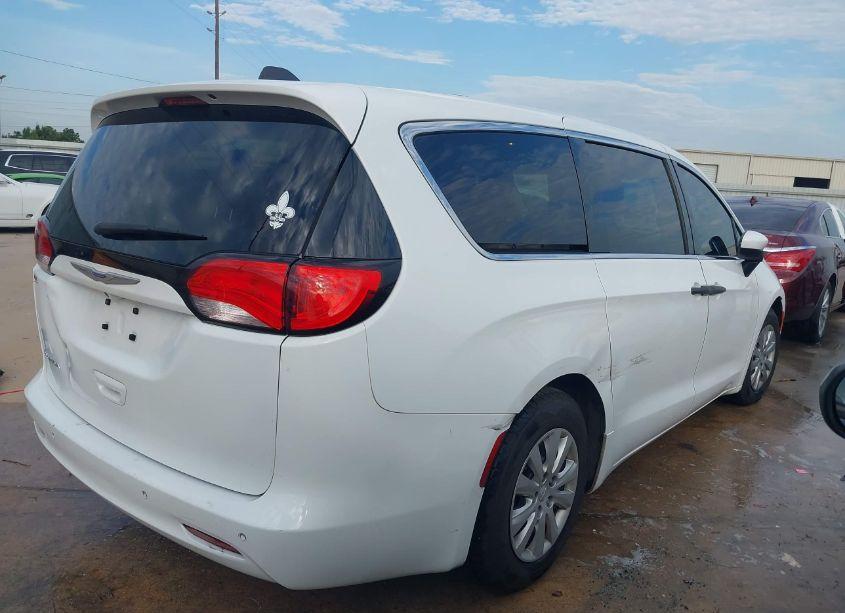 Photo 4 of 2018 Chrysler Pacifica L (VIN 2C4RC1AGXJR274684)