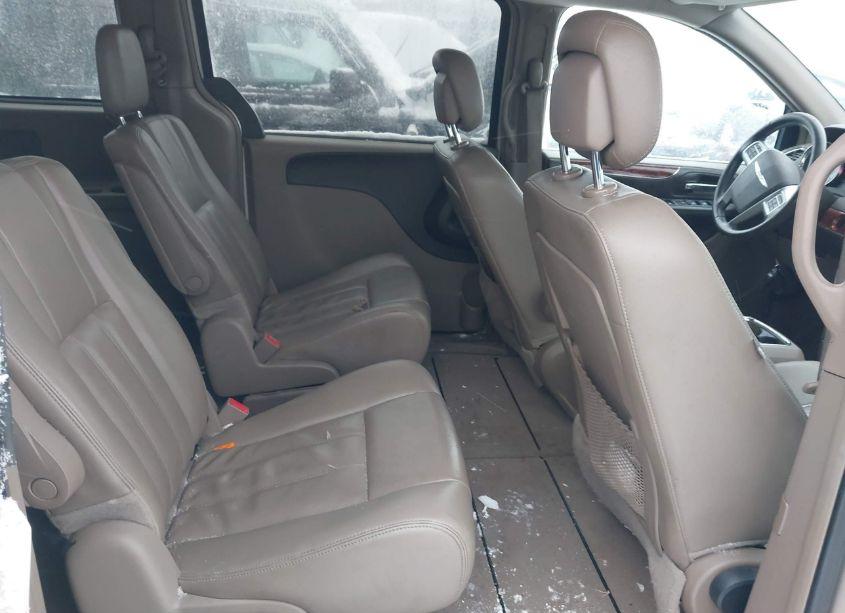 Photo 8 of 2012 Chrysler Town & COUNTRY TOURING (VIN 2C4RC1BG0CR375895)