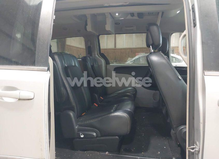 Photo 8 of 2012 Chrysler Town & COUNTRY TOURING (VIN 2C4RC1BG0CR383365)