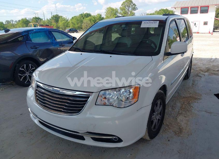 Photo 2 of 2013 Chrysler Town & COUNTRY TOURING (VIN 2C4RC1BG0DR519317)