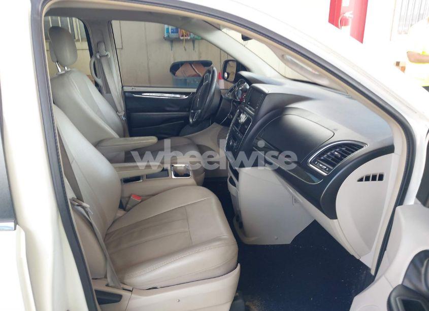 Photo 5 of 2013 Chrysler Town & COUNTRY TOURING (VIN 2C4RC1BG0DR519317)