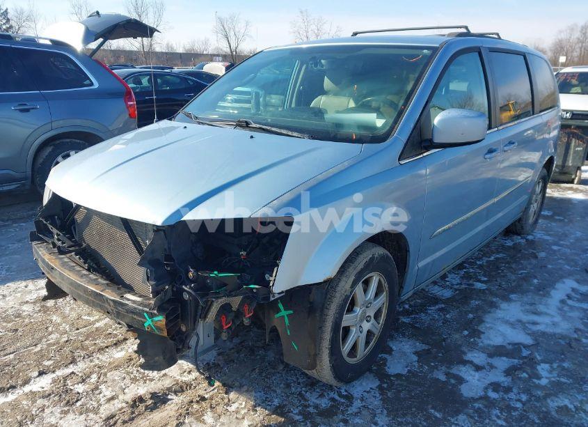 Photo 2 of 2013 Chrysler Town & COUNTRY TOURING (VIN 2C4RC1BG0DR520032)