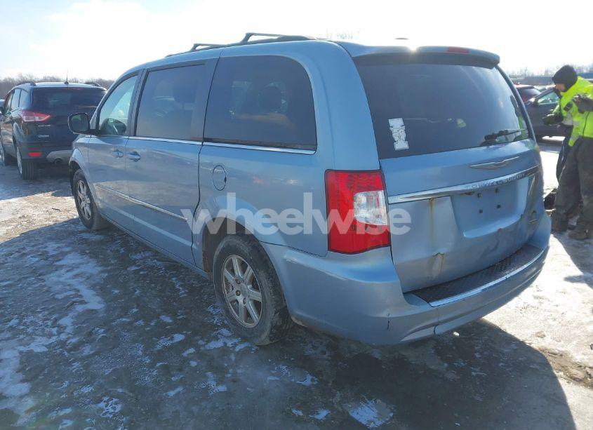Photo 3 of 2013 Chrysler Town & COUNTRY TOURING (VIN 2C4RC1BG0DR520032)