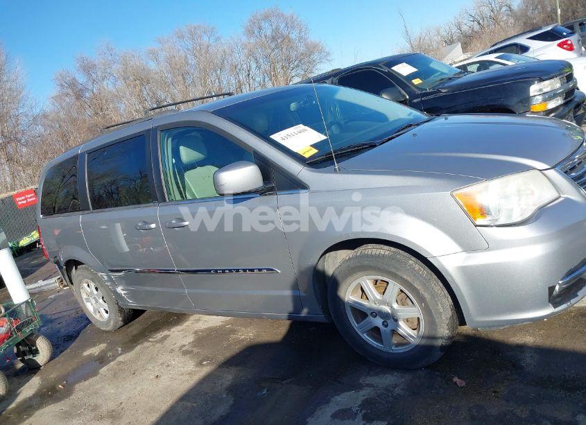 Photo 13 of 2013 Chrysler Town & COUNTRY TOURING (VIN 2C4RC1BG0DR547649)