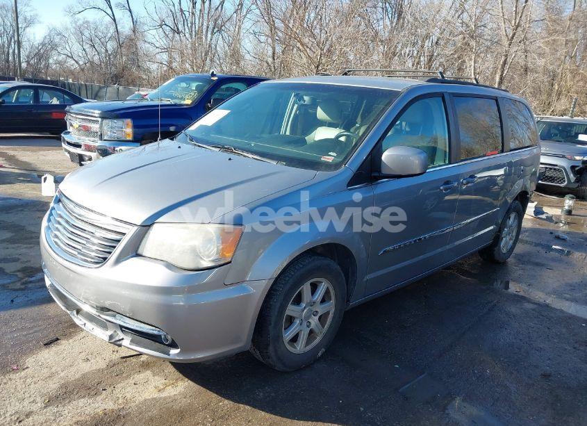 Photo 2 of 2013 Chrysler Town & COUNTRY TOURING (VIN 2C4RC1BG0DR547649)