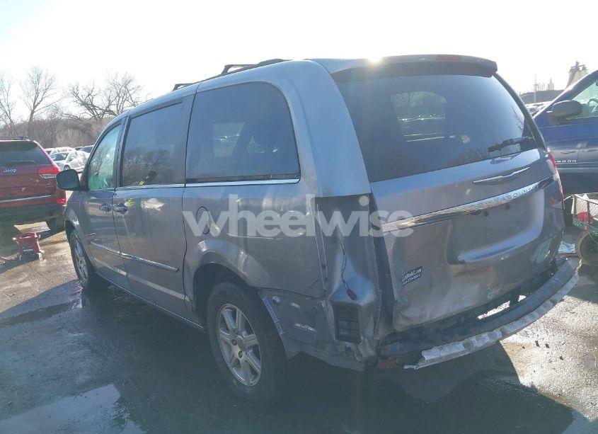 Photo 3 of 2013 Chrysler Town & COUNTRY TOURING (VIN 2C4RC1BG0DR547649)