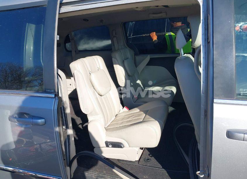 Photo 8 of 2013 Chrysler Town & COUNTRY TOURING (VIN 2C4RC1BG0DR547649)
