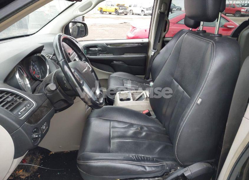 Photo 5 of 2013 Chrysler Town & COUNTRY TOURING (VIN 2C4RC1BG0DR559428)