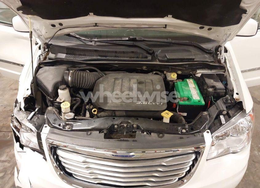 Photo 10 of 2013 Chrysler Town & COUNTRY TOURING (VIN 2C4RC1BG0DR584989)