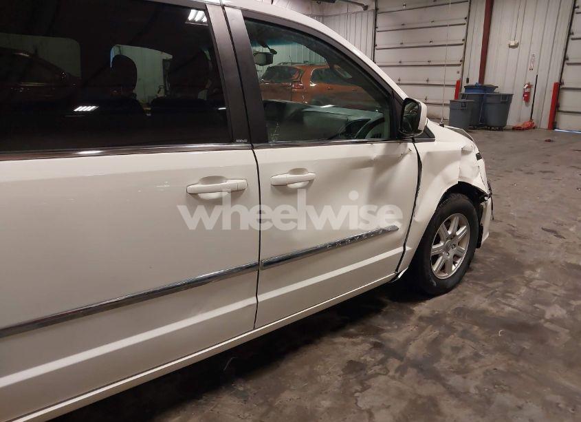 Photo 19 of 2013 Chrysler Town & COUNTRY TOURING (VIN 2C4RC1BG0DR584989)