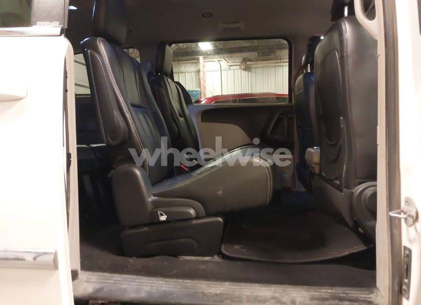 Photo 8 of 2013 Chrysler Town & COUNTRY TOURING (VIN 2C4RC1BG0DR584989)