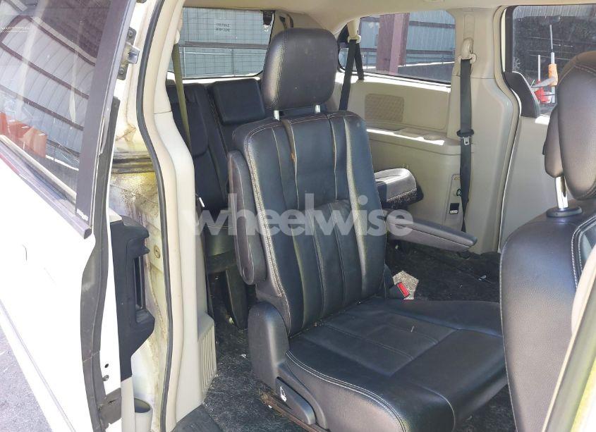 Photo 8 of 2013 Chrysler Town & COUNTRY TOURING (VIN 2C4RC1BG0DR585138)