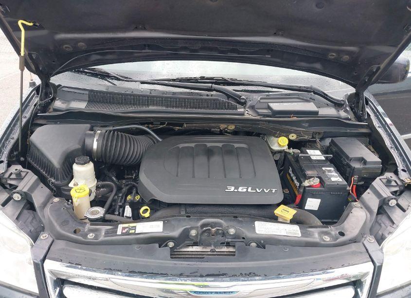 Photo 10 of 2013 Chrysler Town & COUNTRY TOURING (VIN 2C4RC1BG0DR594809)