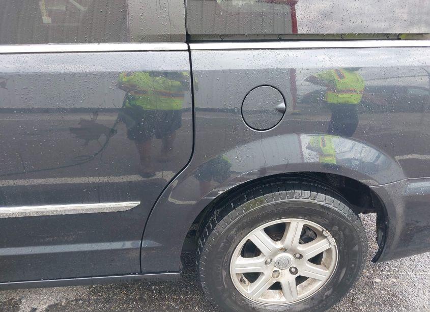 Photo 12 of 2013 Chrysler Town & COUNTRY TOURING (VIN 2C4RC1BG0DR594809)