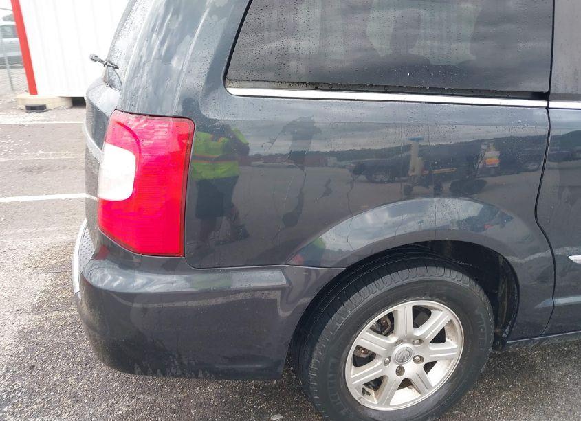 Photo 15 of 2013 Chrysler Town & COUNTRY TOURING (VIN 2C4RC1BG0DR594809)