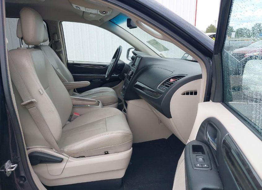 Photo 5 of 2013 Chrysler Town & COUNTRY TOURING (VIN 2C4RC1BG0DR594809)