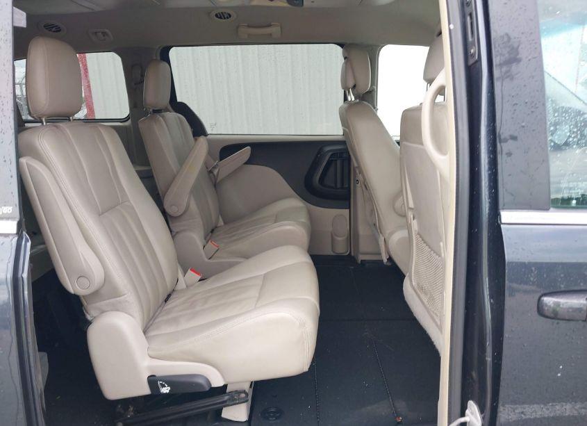 Photo 8 of 2013 Chrysler Town & COUNTRY TOURING (VIN 2C4RC1BG0DR594809)