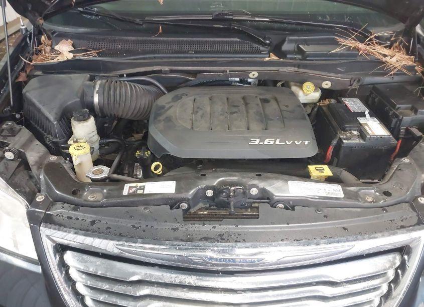 Photo 10 of 2013 Chrysler Town & COUNTRY TOURING (VIN 2C4RC1BG0DR610376)