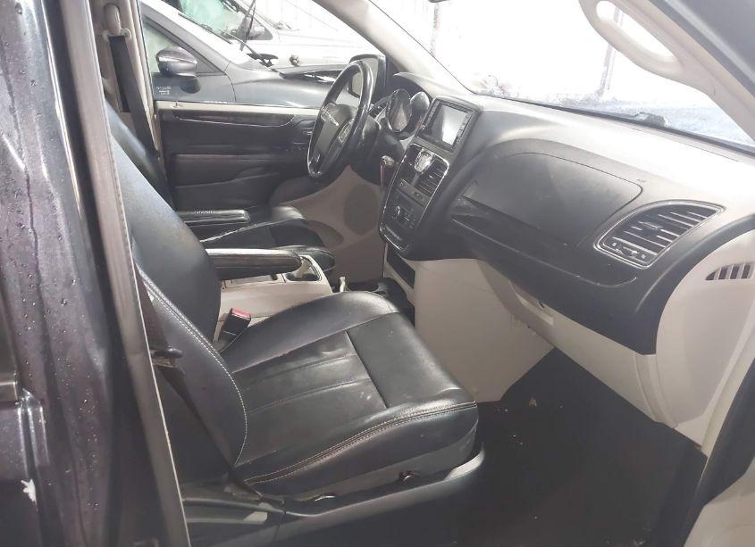 Photo 5 of 2013 Chrysler Town & COUNTRY TOURING (VIN 2C4RC1BG0DR610376)