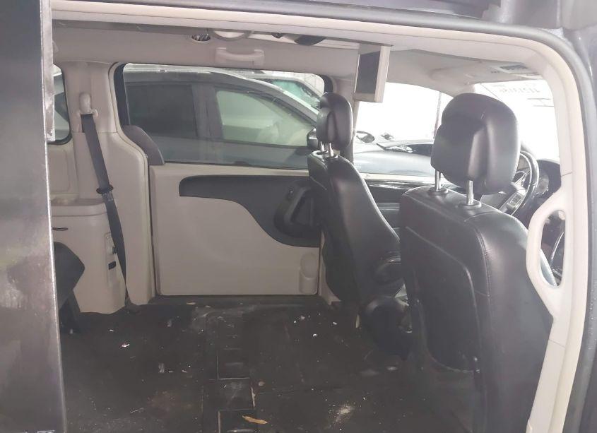 Photo 8 of 2013 Chrysler Town & COUNTRY TOURING (VIN 2C4RC1BG0DR610376)