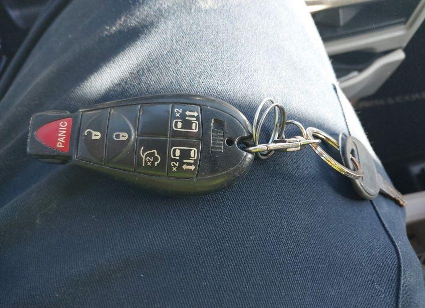 Photo 11 of 2013 Chrysler Town & COUNTRY TOURING (VIN 2C4RC1BG0DR629882)