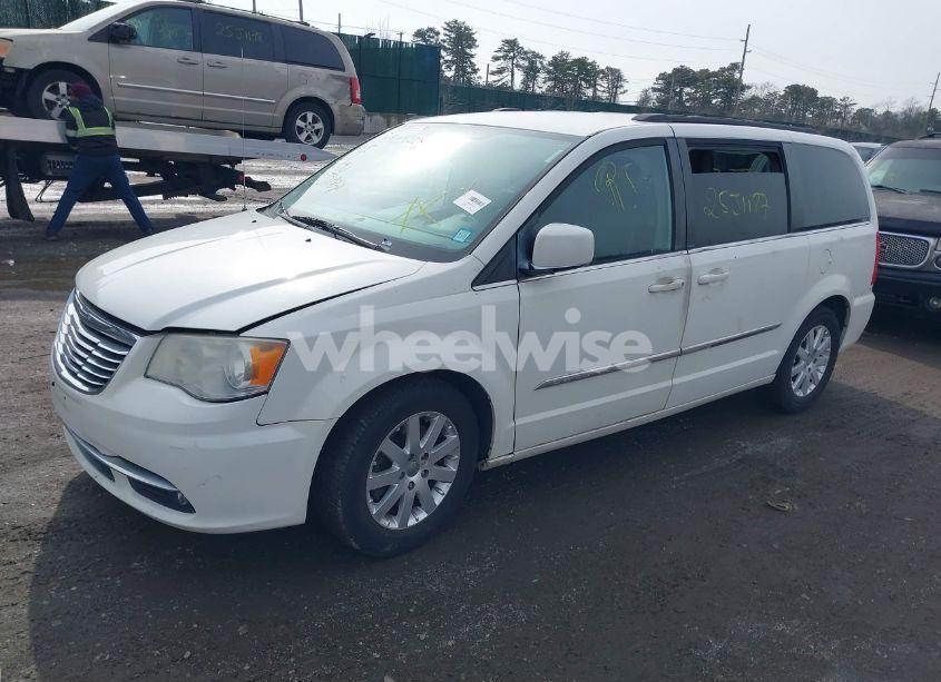 Photo 2 of 2013 Chrysler Town & COUNTRY TOURING (VIN 2C4RC1BG0DR647010)