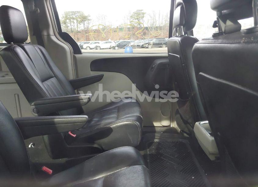 Photo 8 of 2013 Chrysler Town & COUNTRY TOURING (VIN 2C4RC1BG0DR647010)