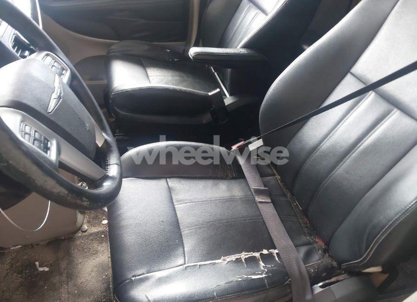 Photo 13 of 2013 Chrysler Town & COUNTRY TOURING (VIN 2C4RC1BG0DR658041)