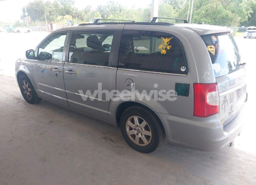 Photo 3 of 2013 Chrysler Town & COUNTRY TOURING (VIN 2C4RC1BG0DR658041)