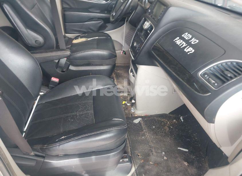 Photo 5 of 2013 Chrysler Town & COUNTRY TOURING (VIN 2C4RC1BG0DR658041)