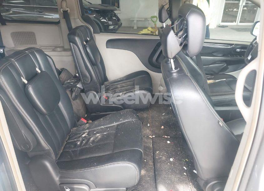 Photo 8 of 2013 Chrysler Town & COUNTRY TOURING (VIN 2C4RC1BG0DR658041)