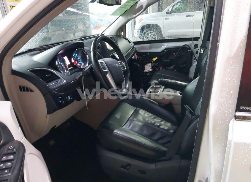 Photo 5 of 2013 Chrysler Town & COUNTRY TOURING (VIN 2C4RC1BG0DR682677)