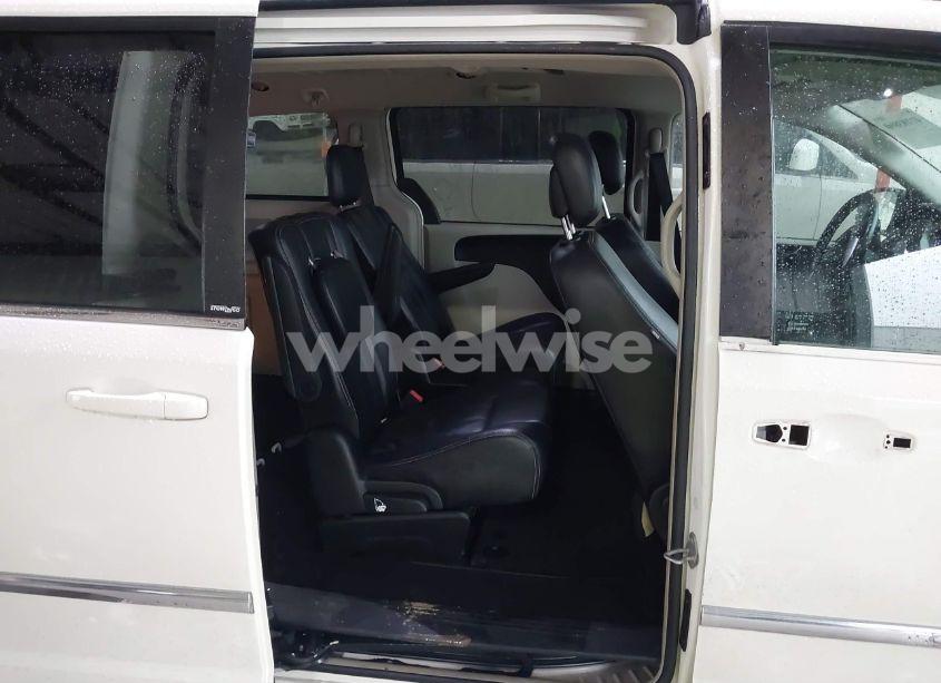 Photo 8 of 2013 Chrysler Town & COUNTRY TOURING (VIN 2C4RC1BG0DR682677)