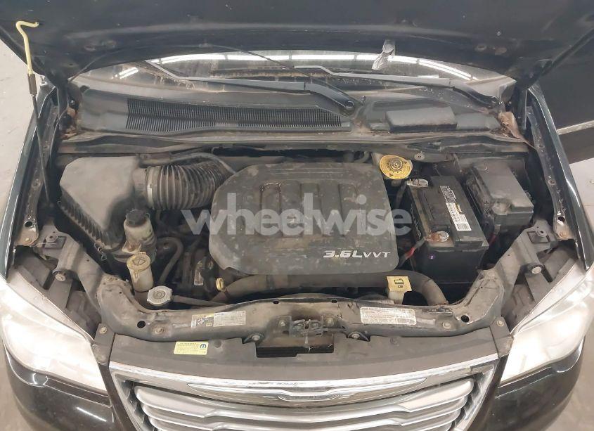 Photo 10 of 2013 Chrysler Town & COUNTRY TOURING (VIN 2C4RC1BG0DR742005)