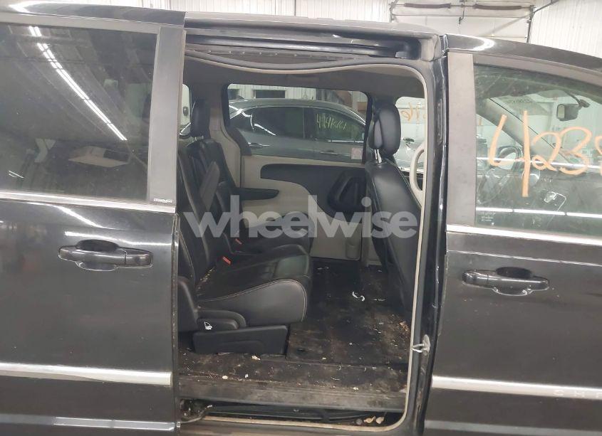 Photo 8 of 2013 Chrysler Town & COUNTRY TOURING (VIN 2C4RC1BG0DR742005)