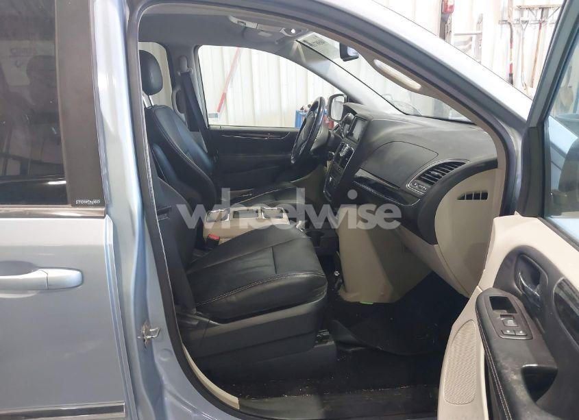 Photo 5 of 2013 Chrysler Town & COUNTRY TOURING (VIN 2C4RC1BG0DR743459)