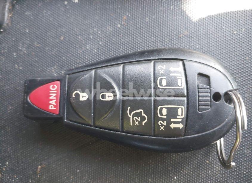 Photo 11 of 2013 Chrysler Town & COUNTRY TOURING (VIN 2C4RC1BG0DR815311)