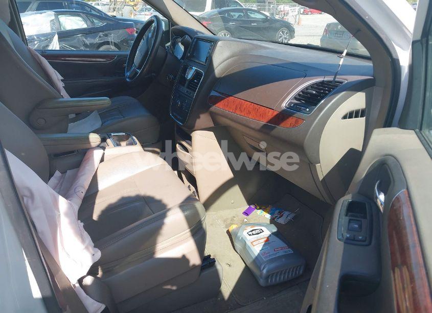 Photo 5 of 2013 Chrysler Town & COUNTRY TOURING (VIN 2C4RC1BG0DR815311)